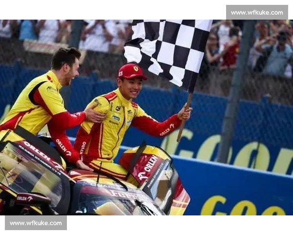 法拉利勒芒三连冠！中国车手叶一飞首登最高领奖台