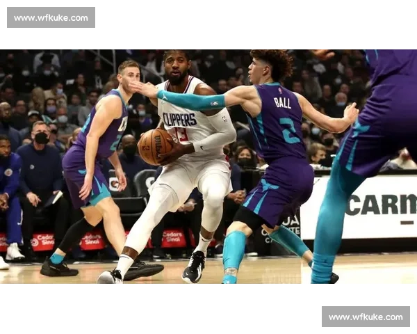 网友齐呼:太解气了!这套战术打得对手怀疑人生! 网友齐呼:太解气了!这套战术打得对手怀疑人生!