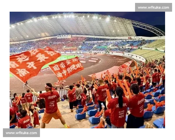 球迷呐喊震天响，意甲主场氛围依旧火爆